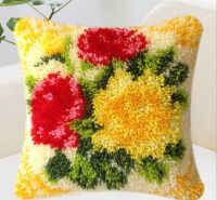 Наволочка на подушку в ковровой технике ZD-521 Желтые и красные цветы